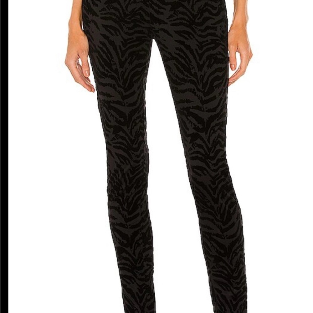 DUNDAS X REVOLVE NWT